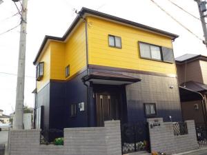 紺×黄色に外壁塗装、カラーベスト屋根塗装　加古川市E様邸
